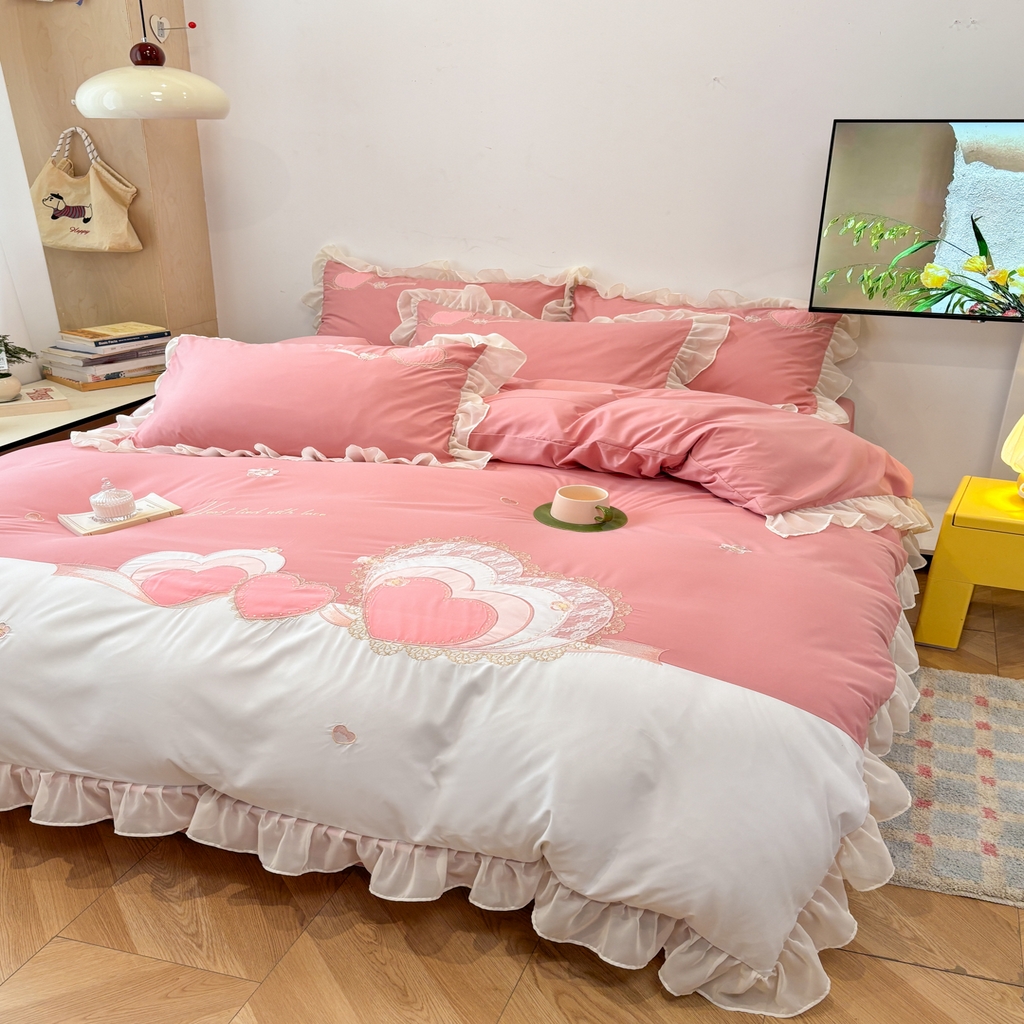 91家纺网 家纺一手货源 找家纺 慕语家纺 2026款贴布绣磨毛四件套甜心 甜心-豆沙粉