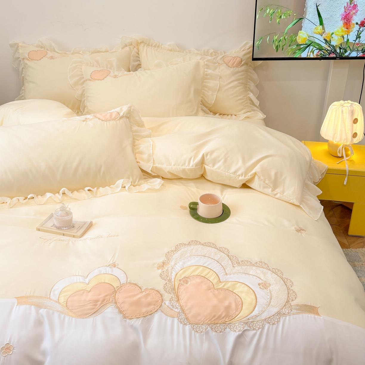 91家纺网 家纺一手货源 找家纺 慕语家纺 2026款贴布绣磨毛四件套甜心 甜心-奶油黄