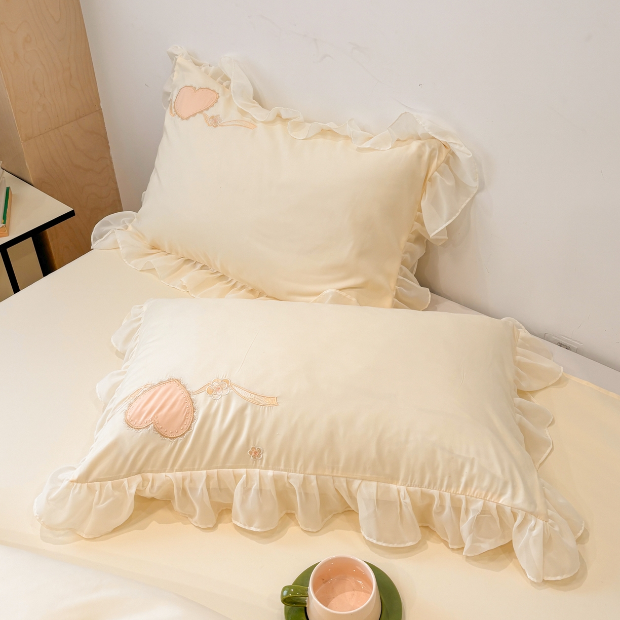 91家纺网 家纺一手货源 找家纺 慕语家纺 2026款贴布绣磨毛四件套甜心 甜心-奶油黄