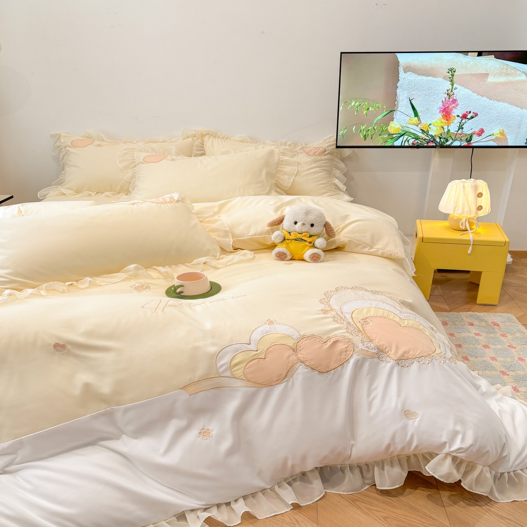 91家纺网 家纺一手货源 找家纺 慕语家纺 2026款贴布绣磨毛四件套甜心 甜心-奶油黄