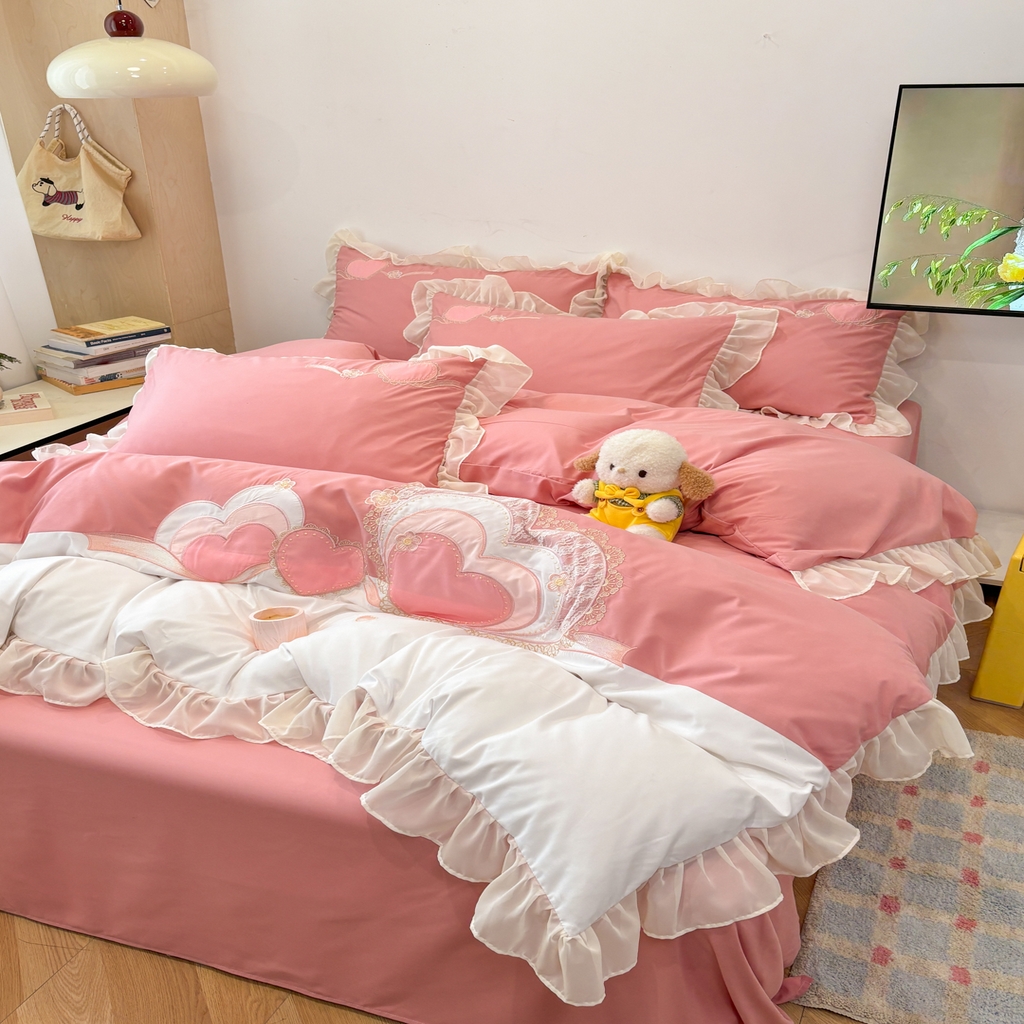 91家纺网 家纺一手货源 找家纺 慕语家纺 2026款贴布绣磨毛四件套甜心 甜心-豆沙粉