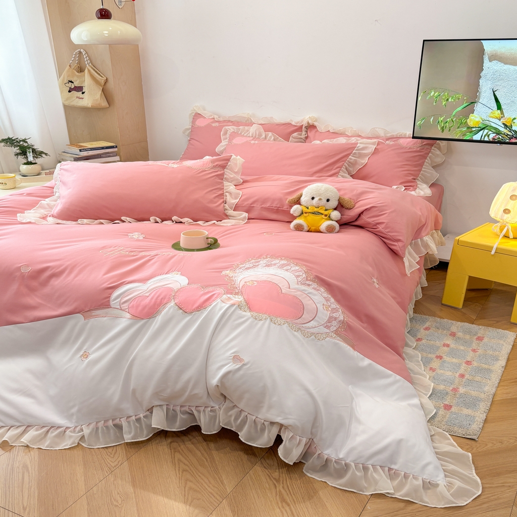 91家纺网 家纺一手货源 找家纺 慕语家纺 2026款贴布绣磨毛四件套甜心 甜心-豆沙粉