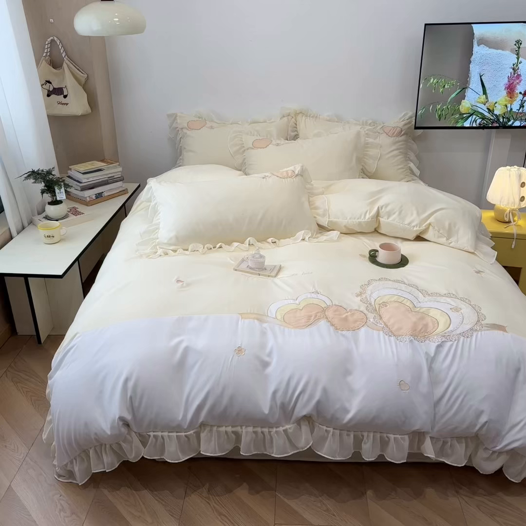 91家纺网 家纺一手货源 找家纺 慕语家纺 2026款贴布绣磨毛四件套甜心 甜心-奶油黄