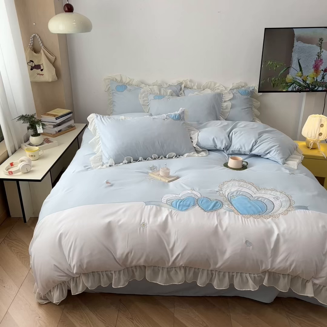91家纺网 家纺一手货源 找家纺 慕语家纺 2026款贴布绣磨毛四件套甜心 甜心-海盐蓝
