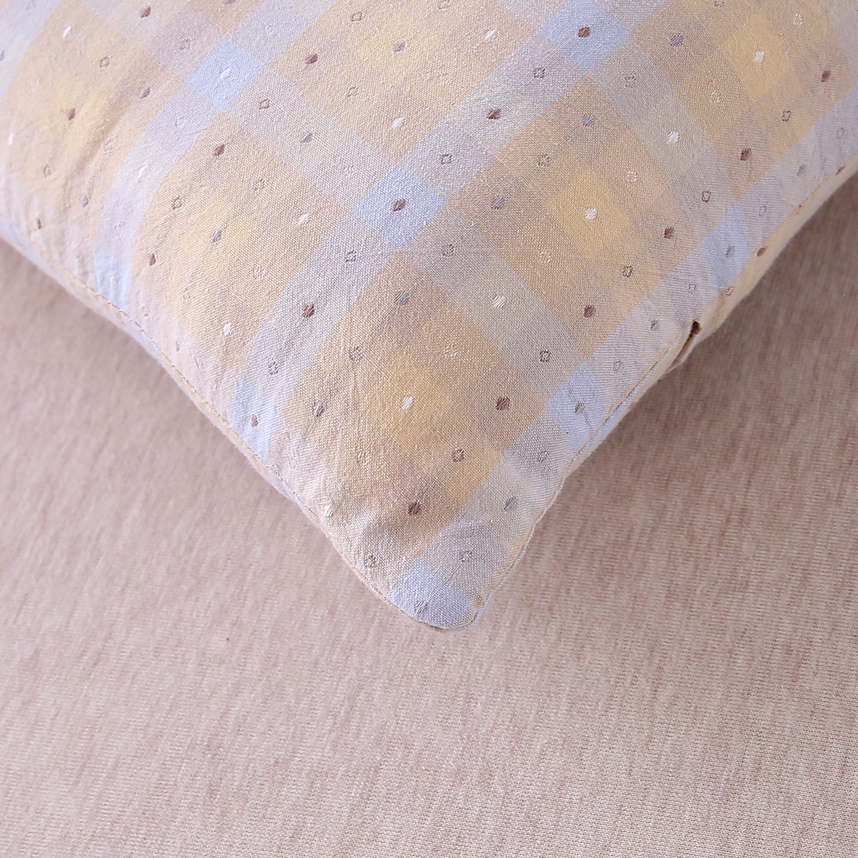 91家纺网 家纺一手货源 找家纺 珍贝家纺 2026新款全棉大脸熊枕套枕头枕芯枕套+枕芯儿童枕学生枕 大脸熊-蓝黄格