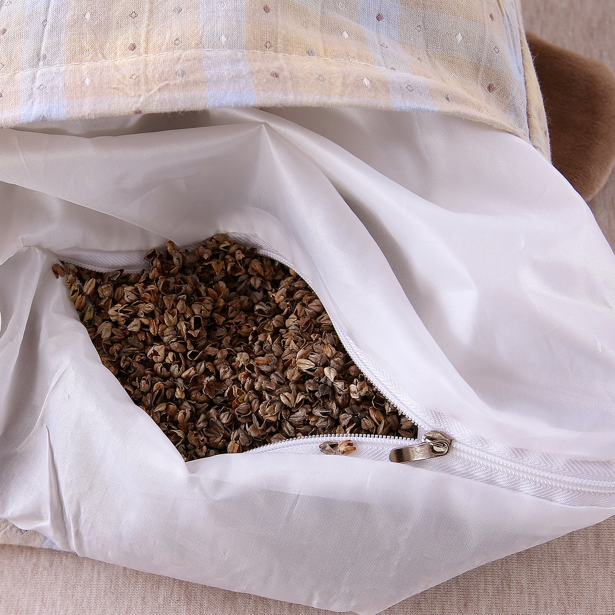 91家纺网 家纺一手货源 找家纺 珍贝家纺 2026新款全棉大脸熊枕套枕头枕芯枕套+枕芯儿童枕学生枕 大脸熊-蓝黄格