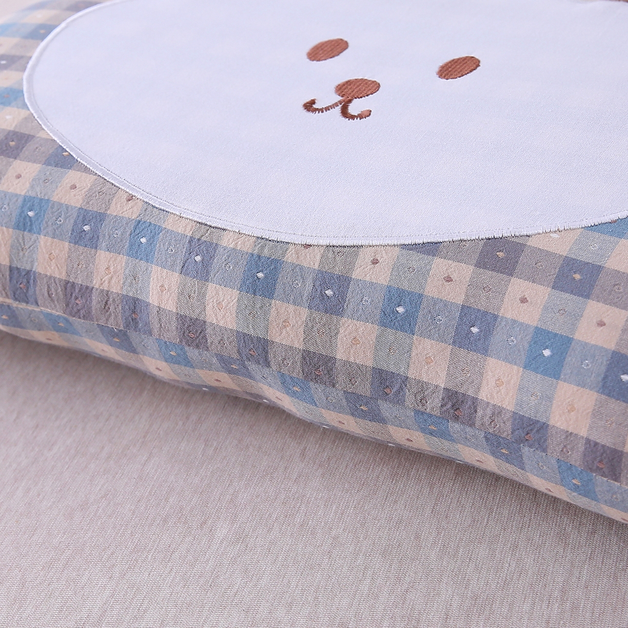 91家纺网 家纺一手货源 找家纺 珍贝家纺 2026新款全棉大脸熊枕套枕头枕芯枕套+枕芯儿童枕学生枕 大脸熊-蓝灰格