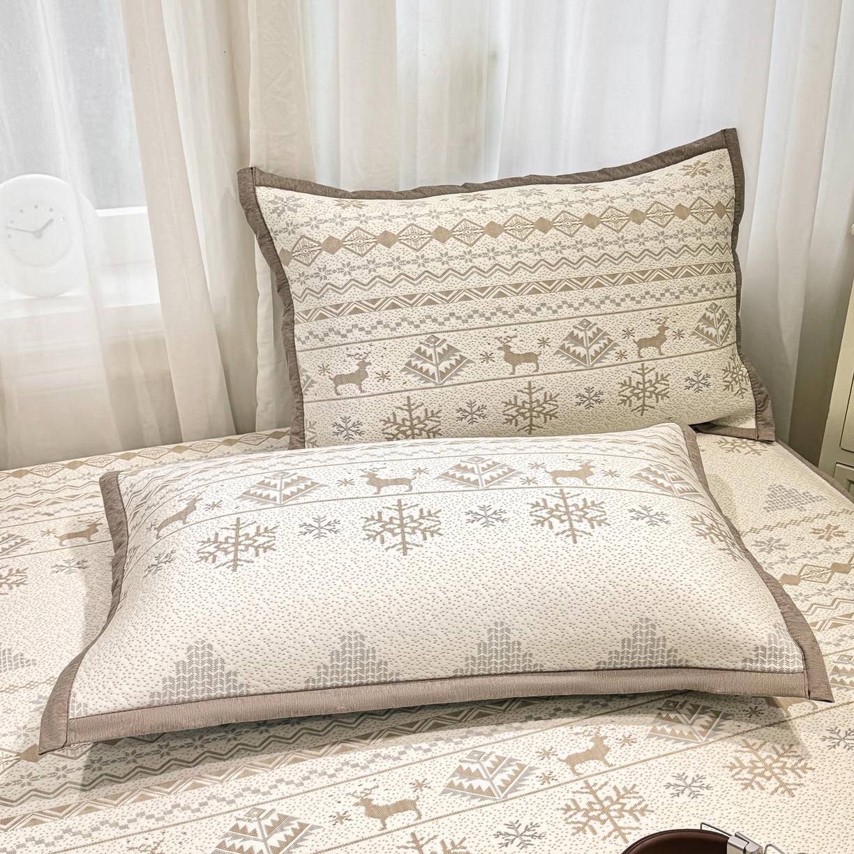 91家纺网 家纺一手货源 找家纺 帅露家纺 2026新款A类PE中分子提花软凉席席子 床笠款-北欧幻境