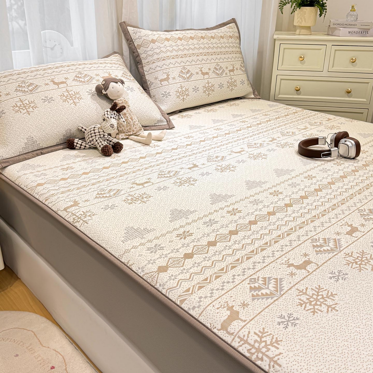 91家纺网 家纺一手货源 找家纺 帅露家纺 2026新款A类PE中分子提花软凉席席子 床笠款-北欧幻境