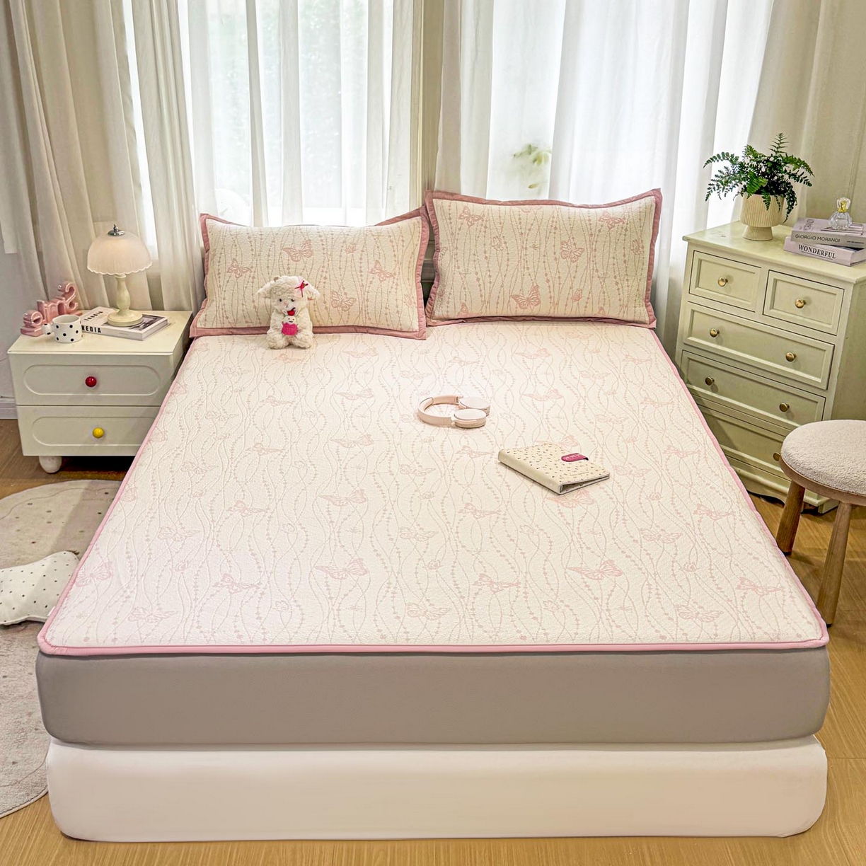 91家纺网 家纺一手货源 找家纺 帅露家纺 2026新款A类PE中分子提花软凉席席子 床笠款-蝶舞纷纷