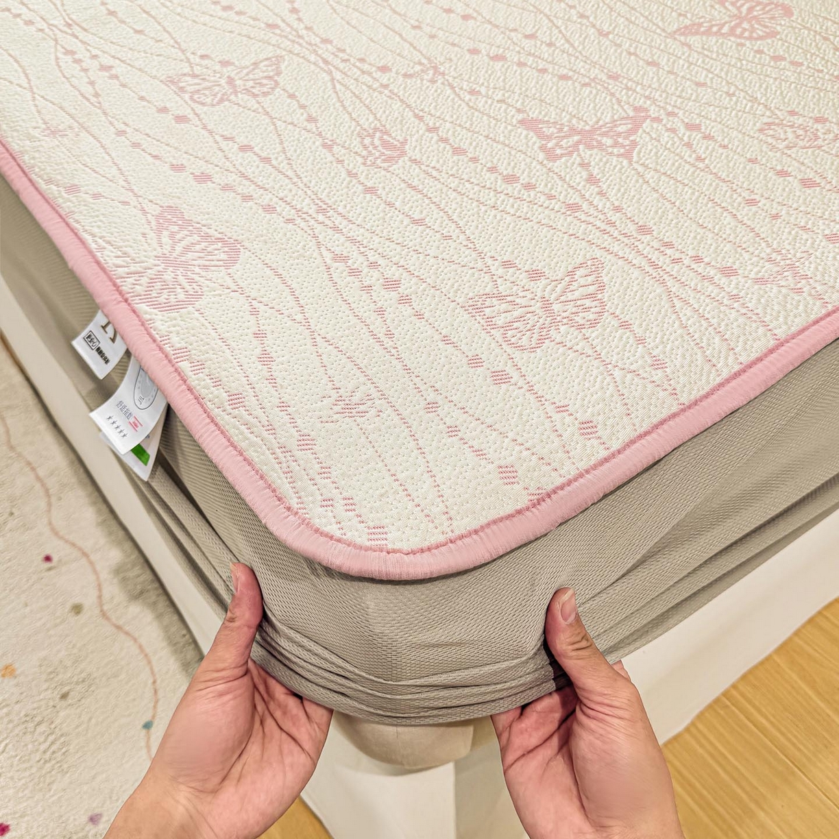 91家纺网 家纺一手货源 找家纺 帅露家纺 2026新款A类PE中分子提花软凉席席子 床笠款-蝶舞纷纷