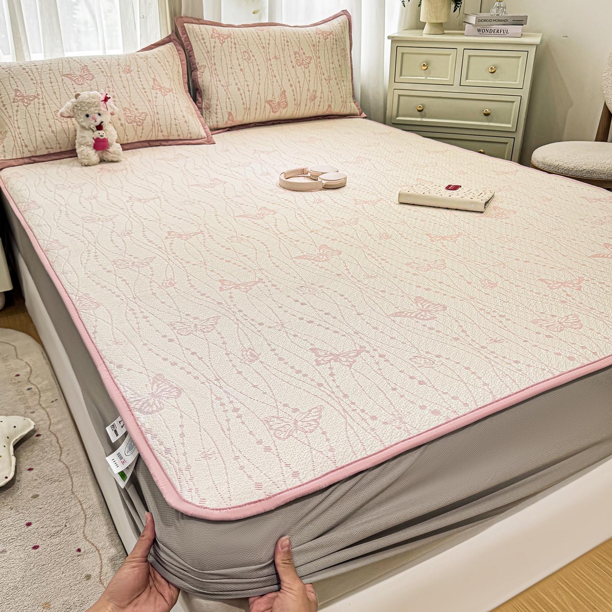 91家纺网 家纺一手货源 找家纺 帅露家纺 2026新款A类PE中分子提花软凉席席子 床笠款-蝶舞纷纷