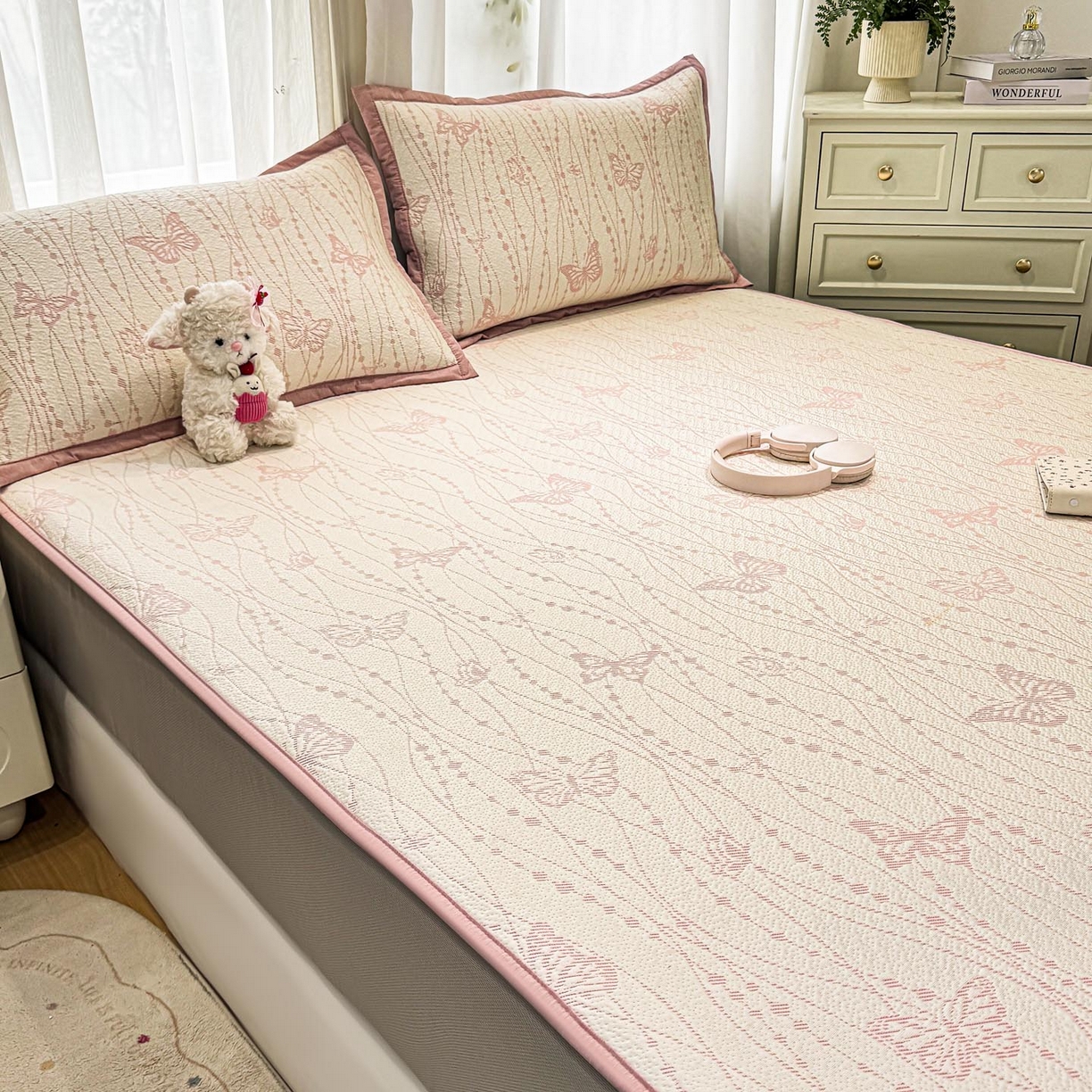 91家纺网 家纺一手货源 找家纺 帅露家纺 2026新款A类PE中分子提花软凉席席子 床笠款-蝶舞纷纷