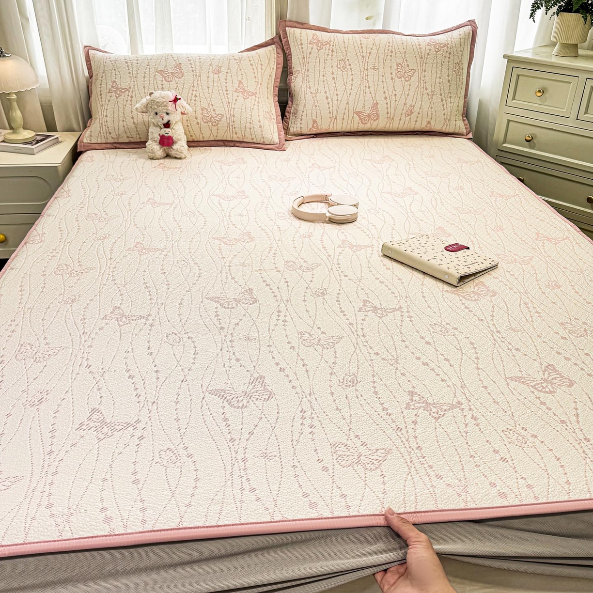 91家纺网 家纺一手货源 找家纺 帅露家纺 2026新款A类PE中分子提花软凉席席子 床笠款-蝶舞纷纷