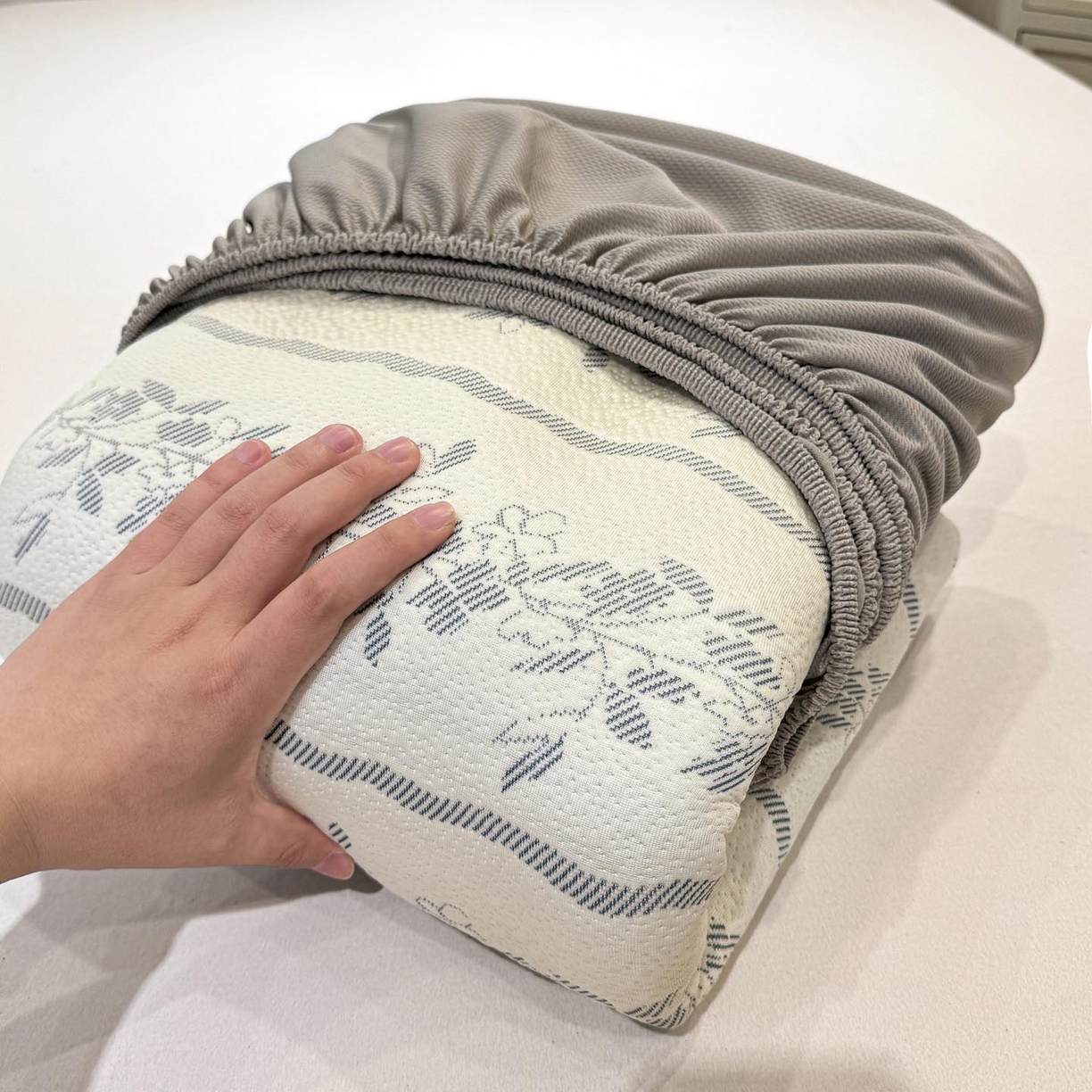 91家纺网 家纺一手货源 找家纺 帅露家纺 2026新款A类PE中分子提花软凉席席子 床笠款-浪漫花园蓝灰