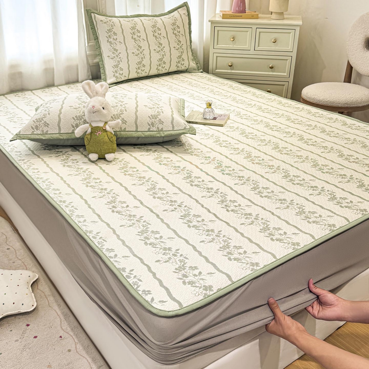 91家纺网 家纺一手货源 找家纺 帅露家纺 2026新款A类PE中分子提花软凉席席子 床笠款-浪漫花园绿