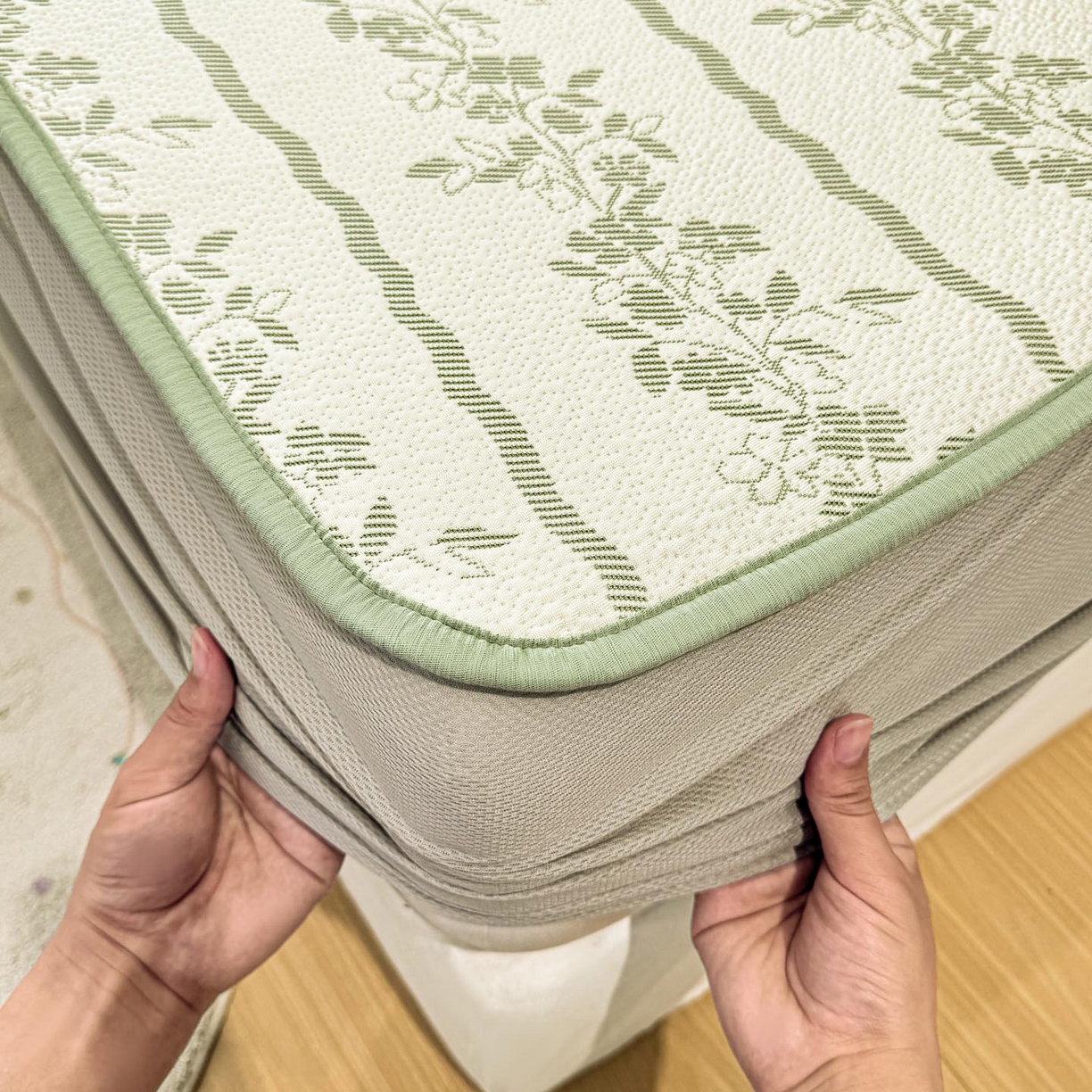 91家纺网 家纺一手货源 找家纺 帅露家纺 2026新款A类PE中分子提花软凉席席子 床笠款-浪漫花园绿