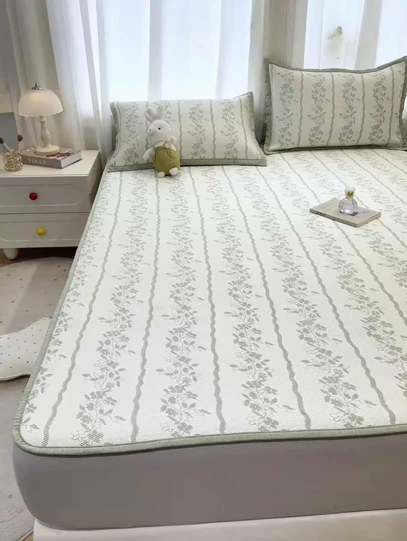 91家纺网 家纺一手货源 找家纺 帅露家纺 2026新款A类PE中分子提花软凉席席子 床笠款-浪漫花园绿