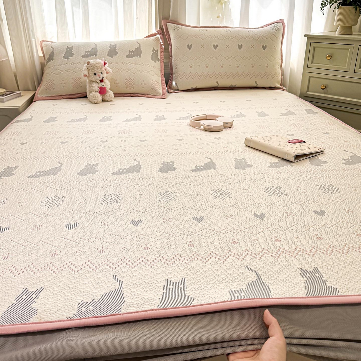 91家纺网 家纺一手货源 找家纺 帅露家纺 2026新款A类PE中分子提花软凉席席子 床笠款-猫咪派对粉