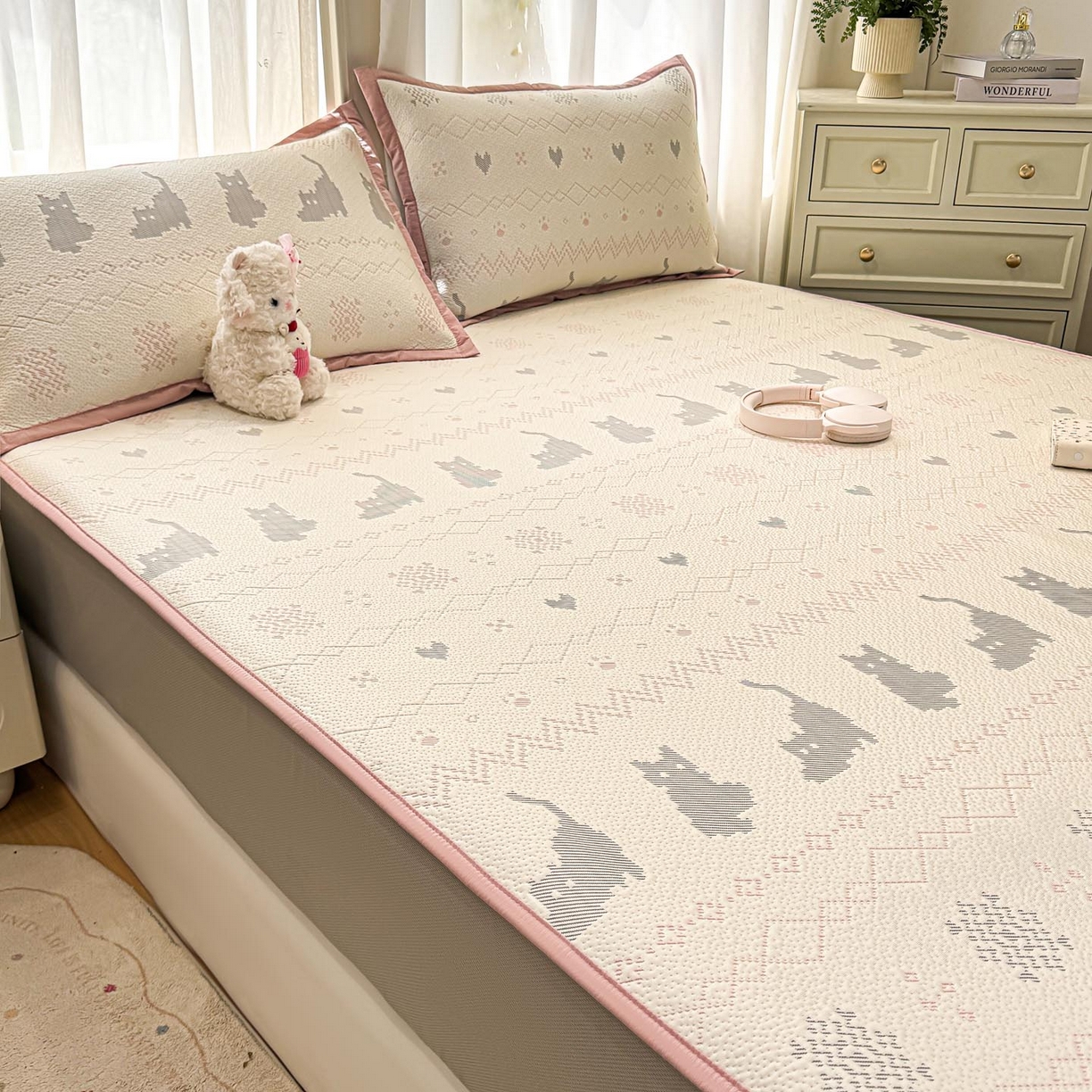 91家纺网 家纺一手货源 找家纺 帅露家纺 2026新款A类PE中分子提花软凉席席子 床笠款-猫咪派对粉