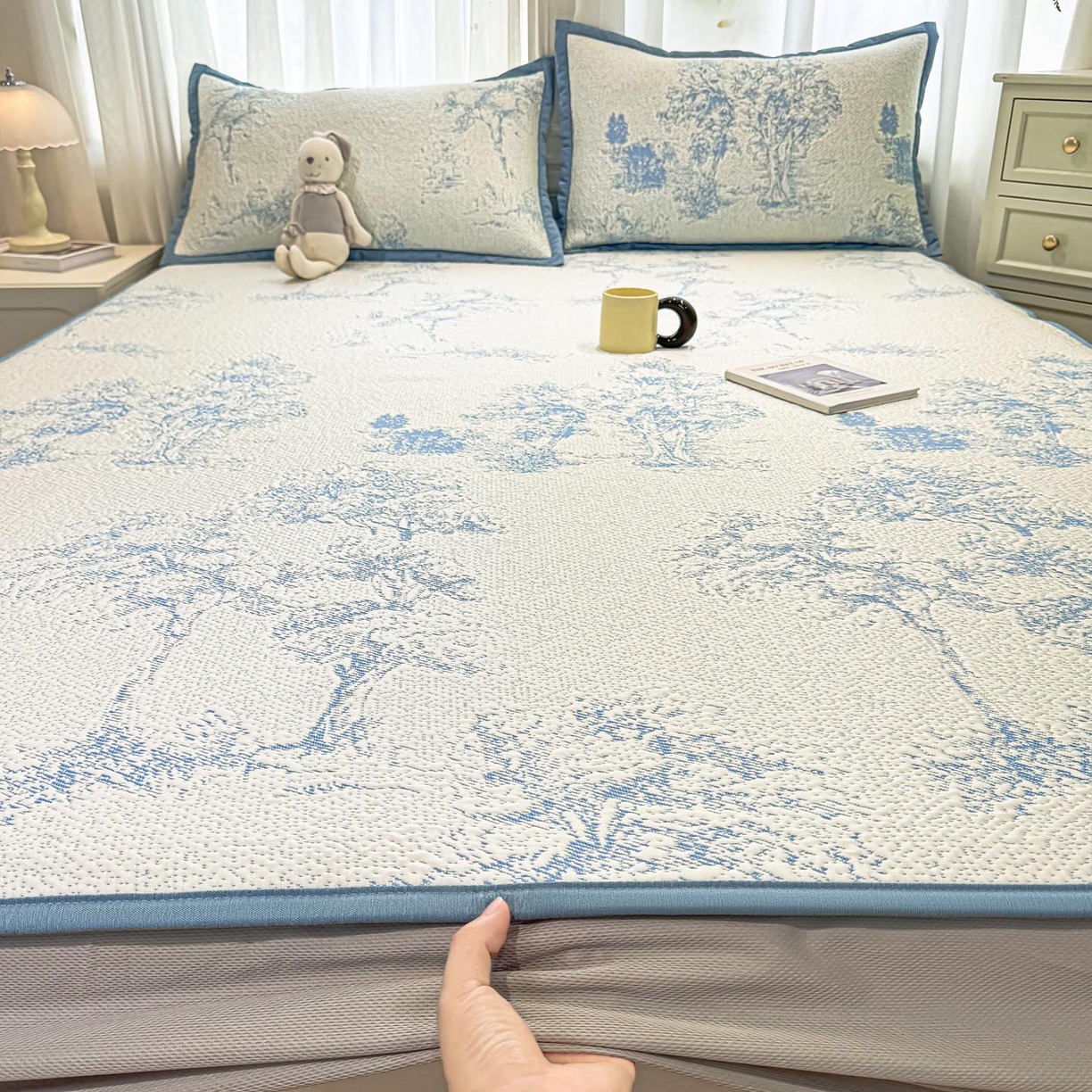 91家纺网 家纺一手货源 找家纺 帅露家纺 2026新款A类PE中分子提花软凉席席子 床笠款-迷雾森林