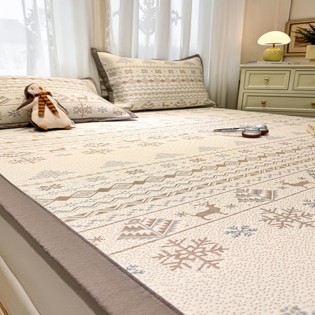 91家纺网 家纺一手货源 找家纺 帅露家纺 2026新款A类PE中分子提花软凉席席子 平铺款-北欧幻境