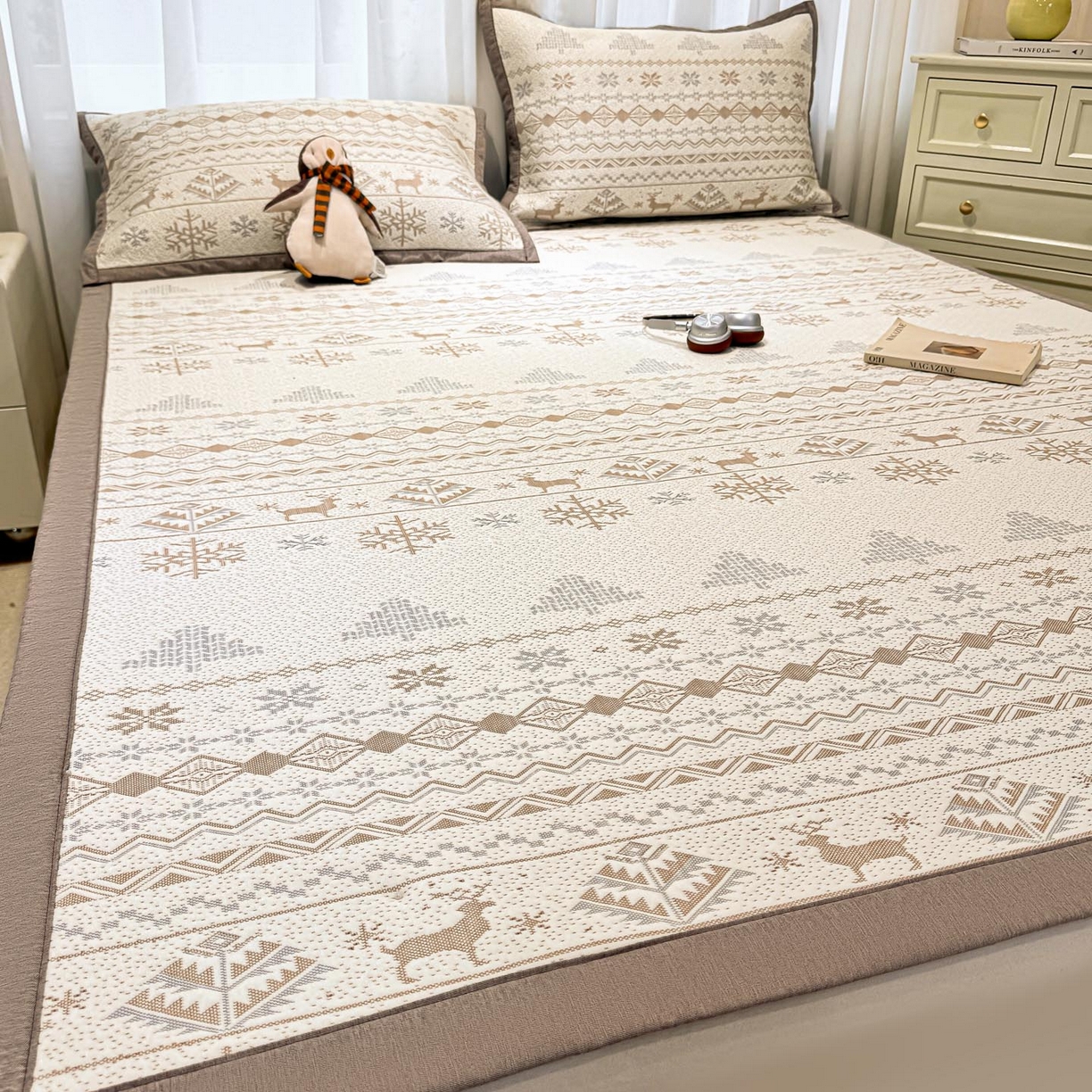 91家纺网 家纺一手货源 找家纺 帅露家纺 2026新款A类PE中分子提花软凉席席子 平铺款-北欧幻境