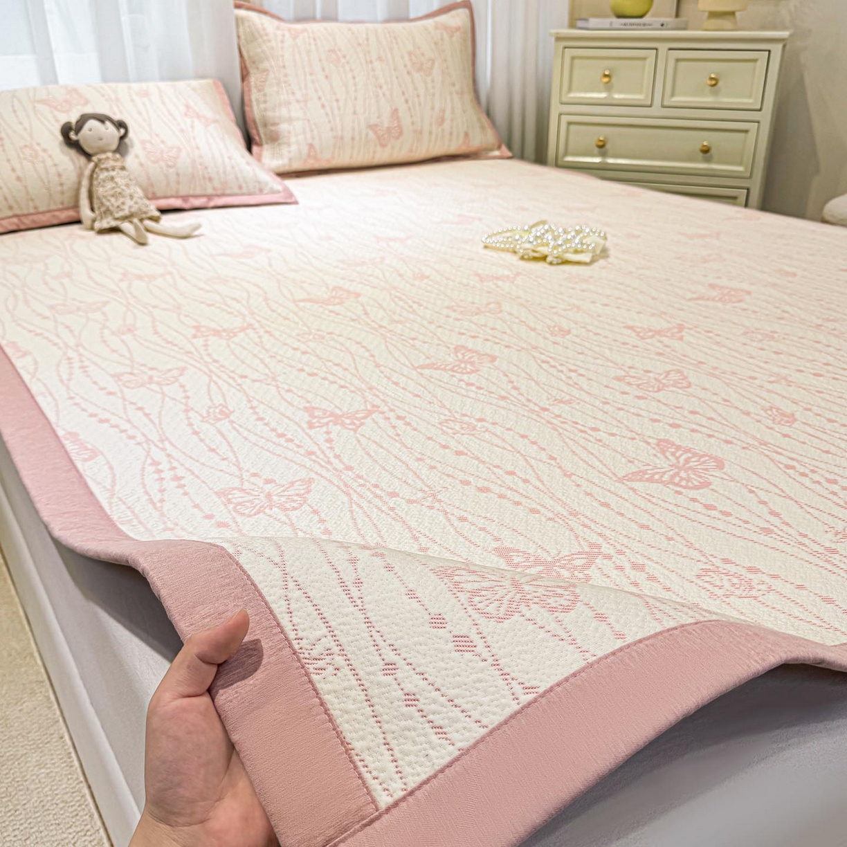 91家纺网 家纺一手货源 找家纺 帅露家纺 2026新款A类PE中分子提花软凉席席子 平铺款-蝶舞纷纷