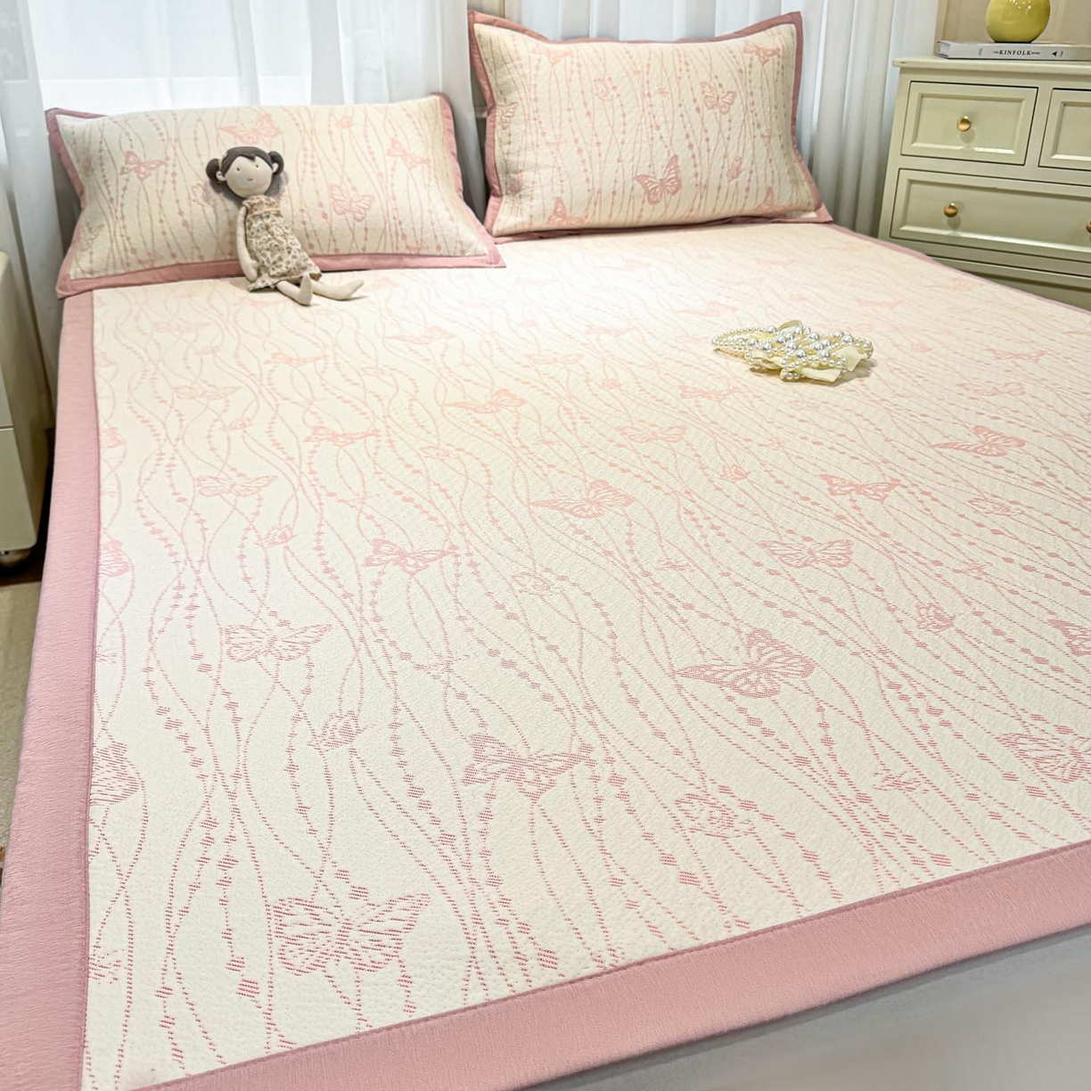 91家纺网 家纺一手货源 找家纺 帅露家纺 2026新款A类PE中分子提花软凉席席子 平铺款-蝶舞纷纷