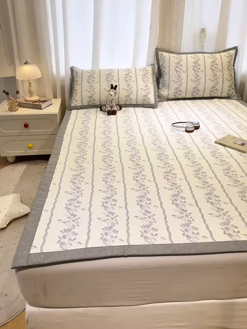 91家纺网 家纺一手货源 找家纺 帅露家纺 2026新款A类PE中分子提花软凉席席子 平铺款-浪漫花园蓝灰