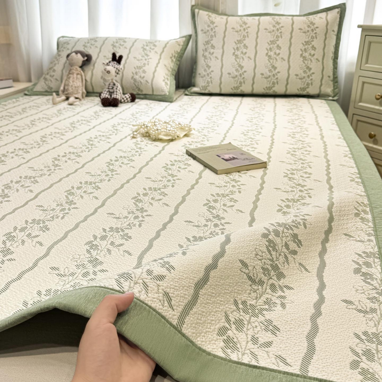 91家纺网 家纺一手货源 找家纺 帅露家纺 2026新款A类PE中分子提花软凉席席子 平铺款-浪漫花园绿