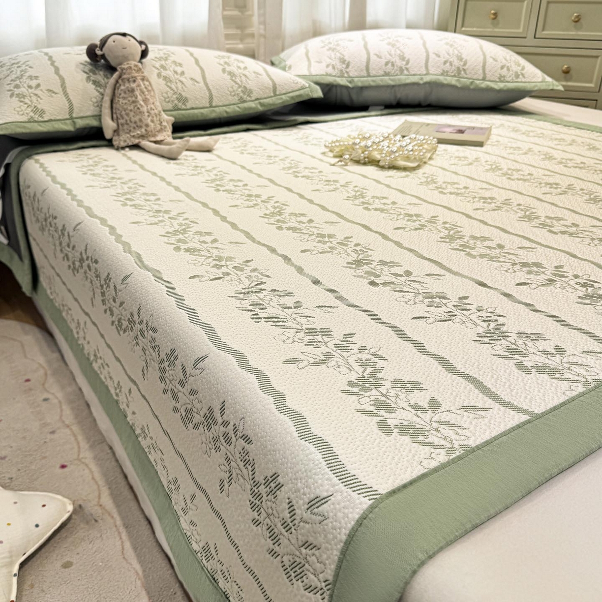 91家纺网 家纺一手货源 找家纺 帅露家纺 2026新款A类PE中分子提花软凉席席子 平铺款-浪漫花园绿