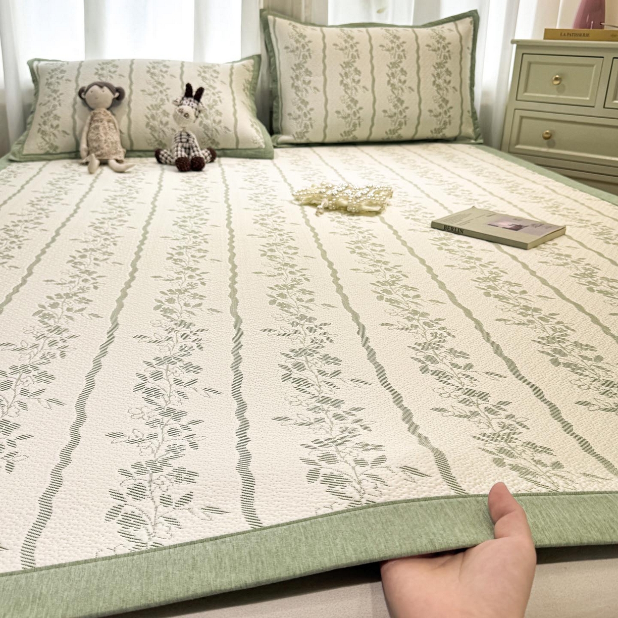 91家纺网 家纺一手货源 找家纺 帅露家纺 2026新款A类PE中分子提花软凉席席子 平铺款-浪漫花园绿