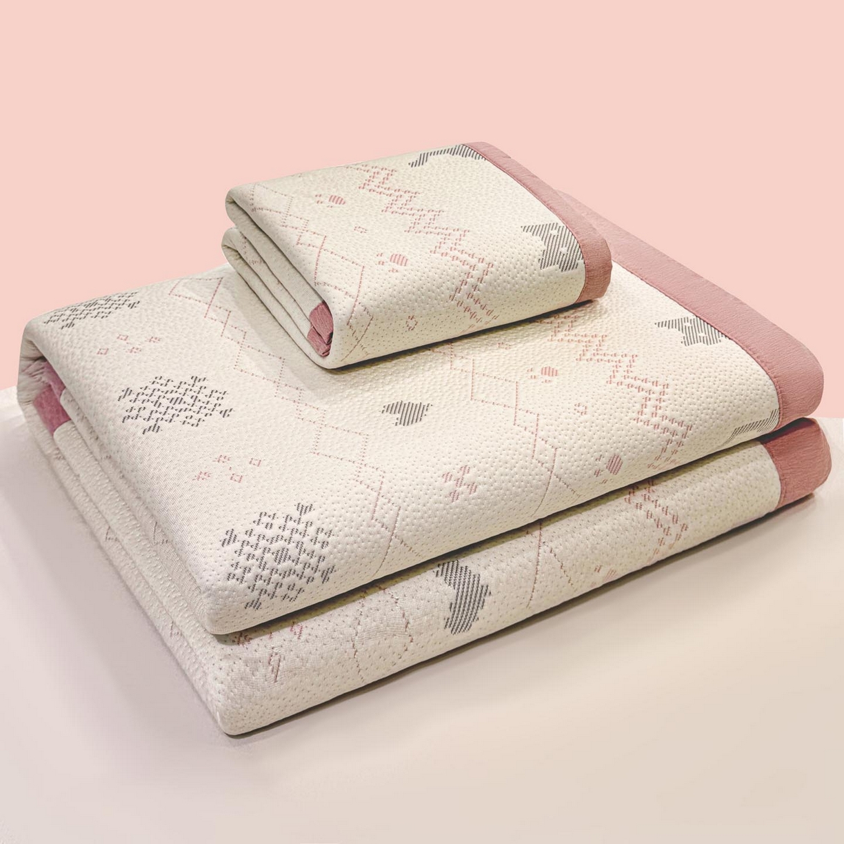 91家纺网 家纺一手货源 找家纺 帅露家纺 2026新款A类PE中分子提花软凉席席子 平铺款-猫咪派对粉