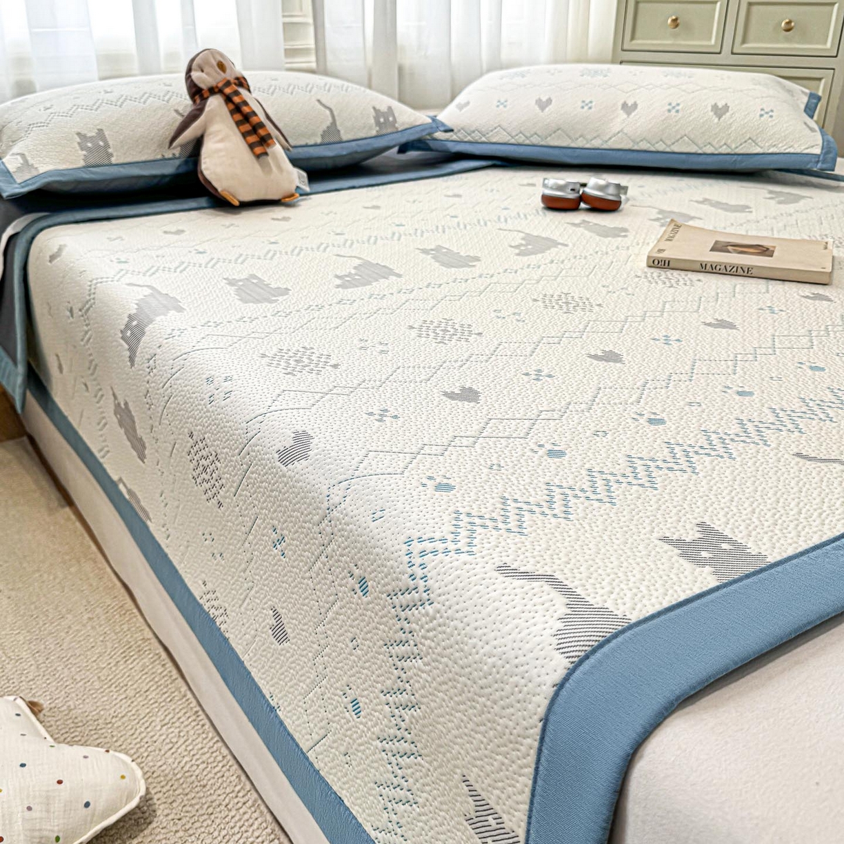 91家纺网 家纺一手货源 找家纺 帅露家纺 2026新款A类PE中分子提花软凉席席子 平铺款-猫咪派对蓝