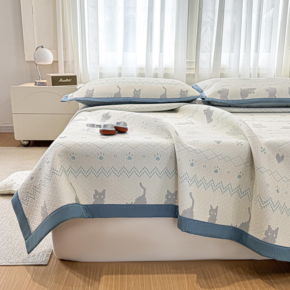 91家纺网 家纺一手货源 找家纺 帅露家纺 2026新款A类PE中分子提花软凉席席子 平铺款-猫咪派对蓝