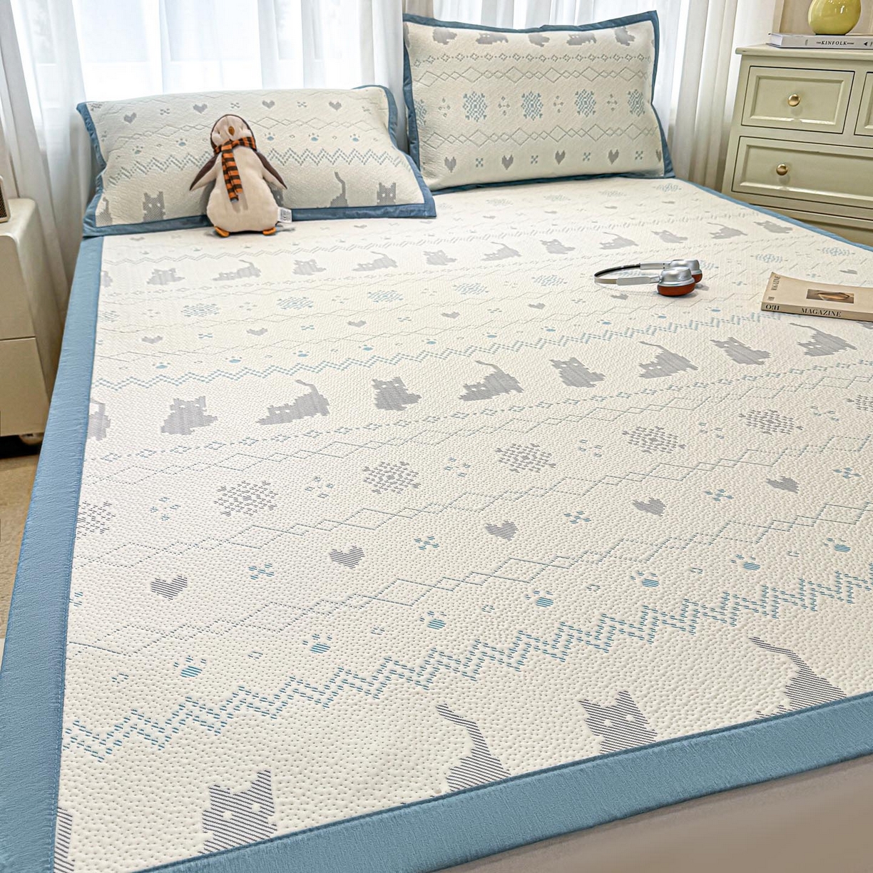 91家纺网 家纺一手货源 找家纺 帅露家纺 2026新款A类PE中分子提花软凉席席子 平铺款-猫咪派对蓝