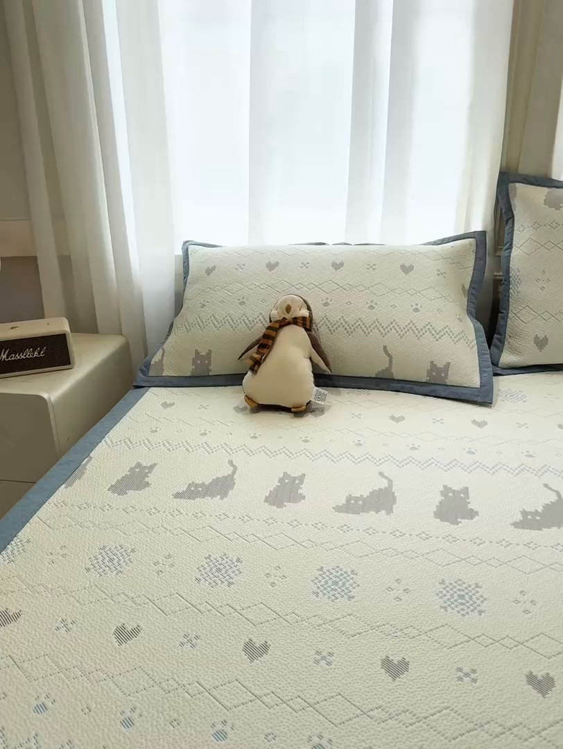 91家纺网 家纺一手货源 找家纺 帅露家纺 2026新款A类PE中分子提花软凉席席子 平铺款-猫咪派对蓝