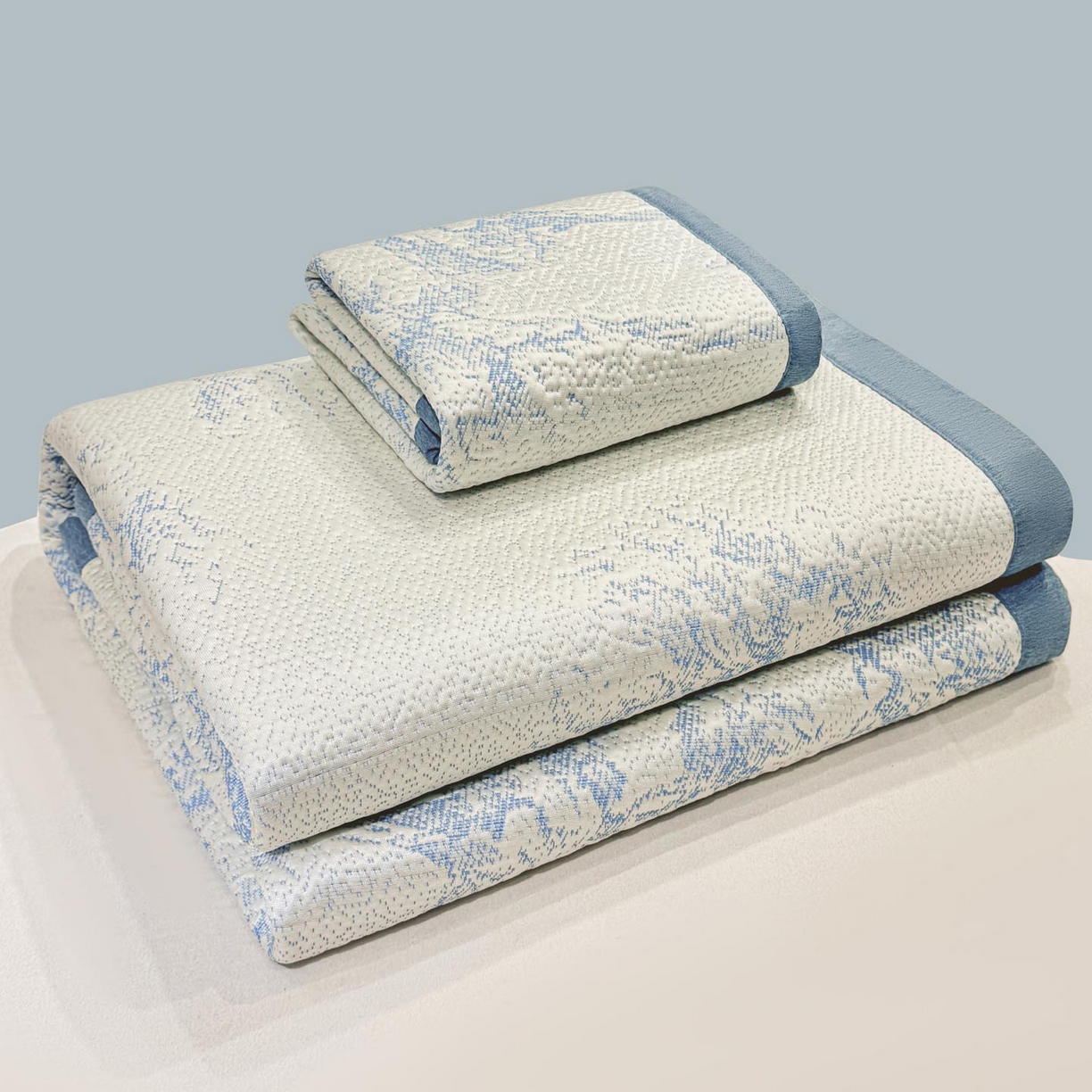 91家纺网 家纺一手货源 找家纺 帅露家纺 2026新款A类PE中分子提花软凉席席子 平铺款-迷雾森林