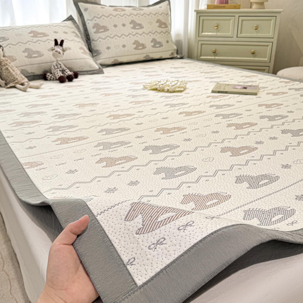 帅露家纺 2026新款A类PE中分子提花软凉席席子 平铺款-木马童心