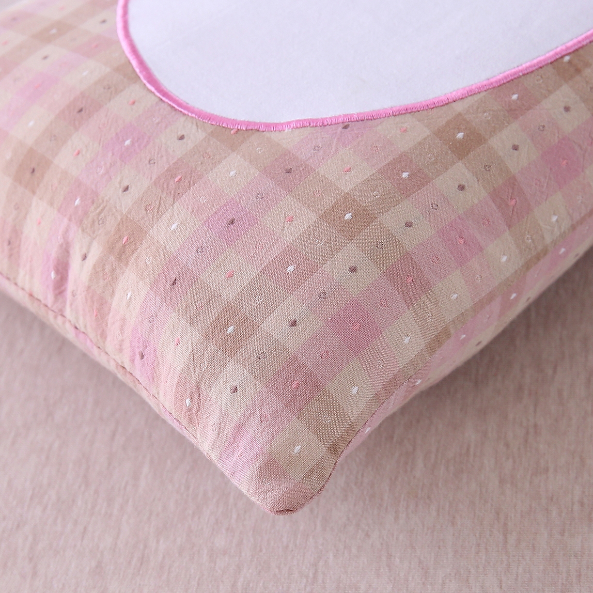 91家纺网 家纺一手货源 找家纺 珍贝家纺 2026新款全棉大脸兔枕套枕头枕芯枕套+枕芯儿童枕学生枕 大脸兔-粉灰格