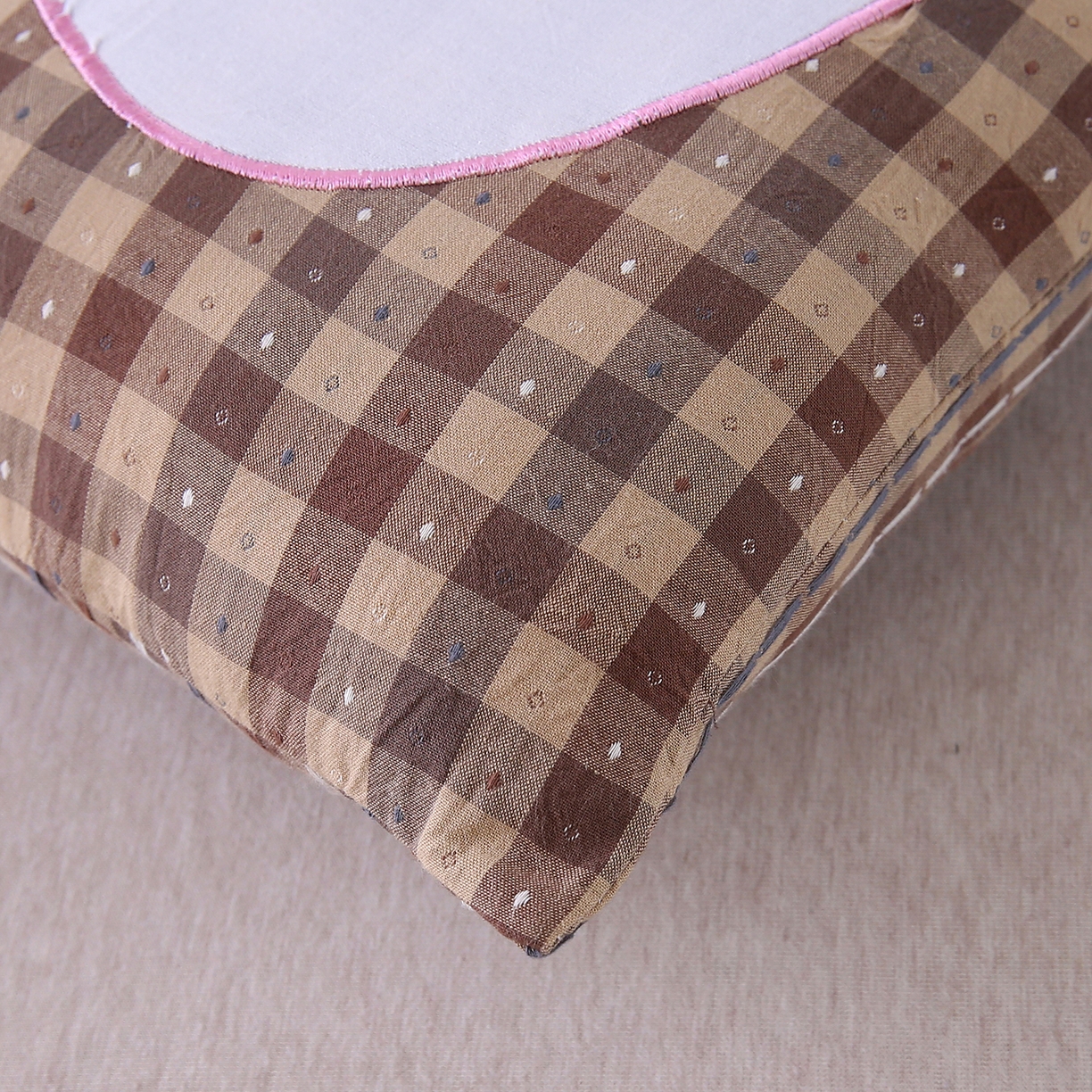 91家纺网 家纺一手货源 找家纺 珍贝家纺 2026新款全棉大脸兔枕套枕头枕芯枕套+枕芯儿童枕学生枕 大脸兔-条纹咖