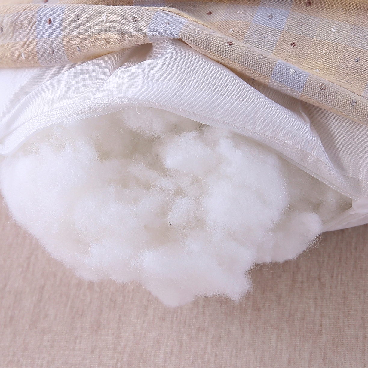 91家纺网 家纺一手货源 找家纺 珍贝家纺 2026新款全棉大脸兔枕套枕头枕芯枕套+枕芯儿童枕学生枕 大脸兔-蓝黄格