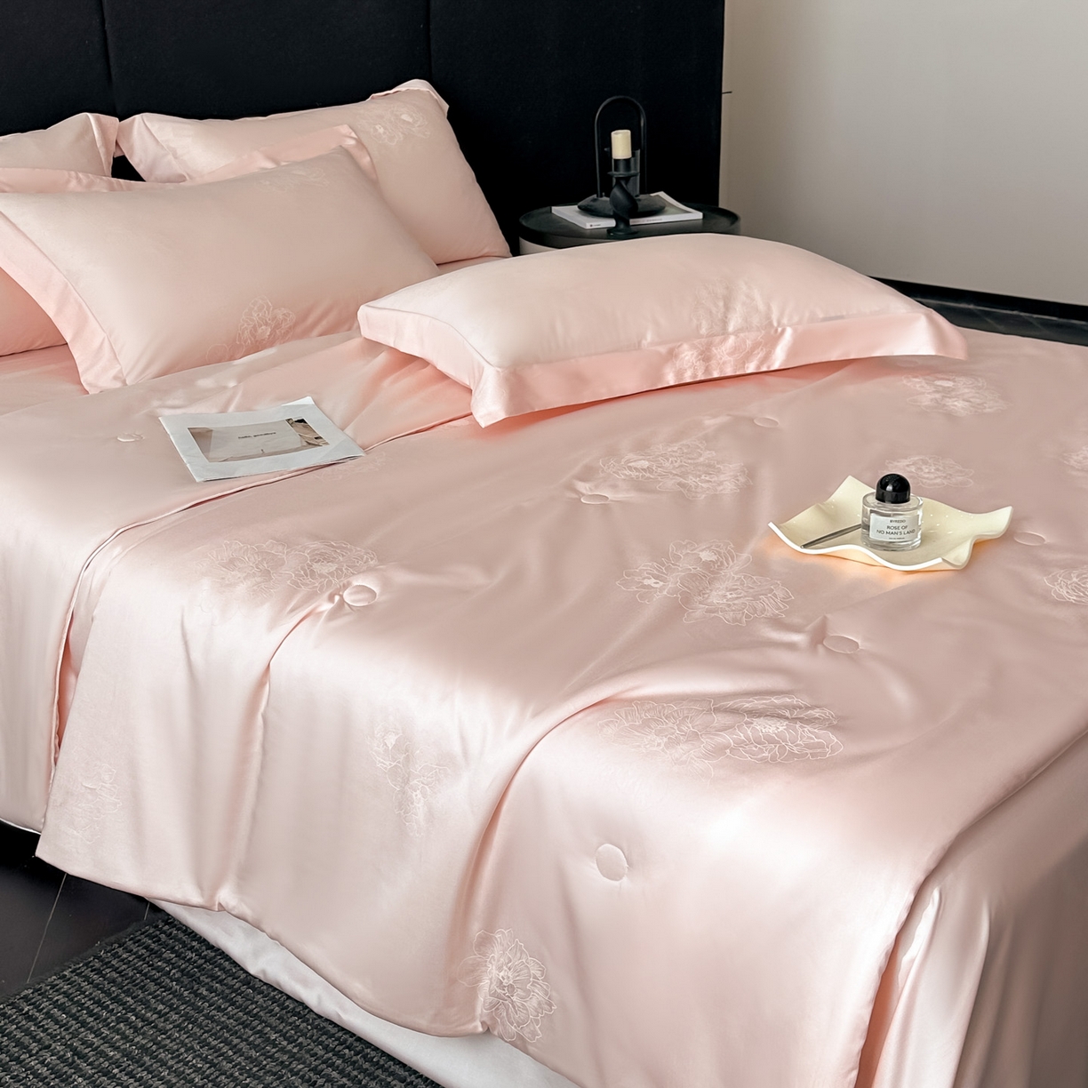 91家纺网 家纺一手货源 找家纺 （总）新方向 2026A类20%蚕丝提花天丝棉夏被四件套 65%60s兰精天丝 35%100支长绒棉-花影