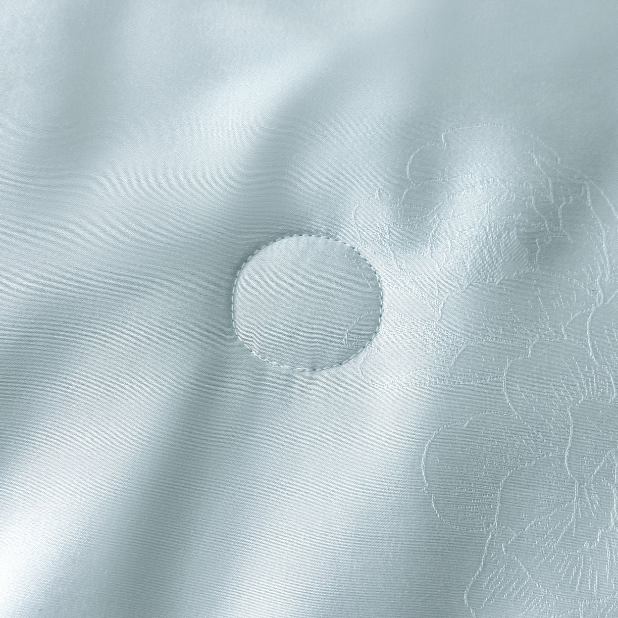 91家纺网 家纺一手货源 找家纺 新方向 2026年提花A类20%蚕丝天丝棉夏被四件套 花影-微光蓝