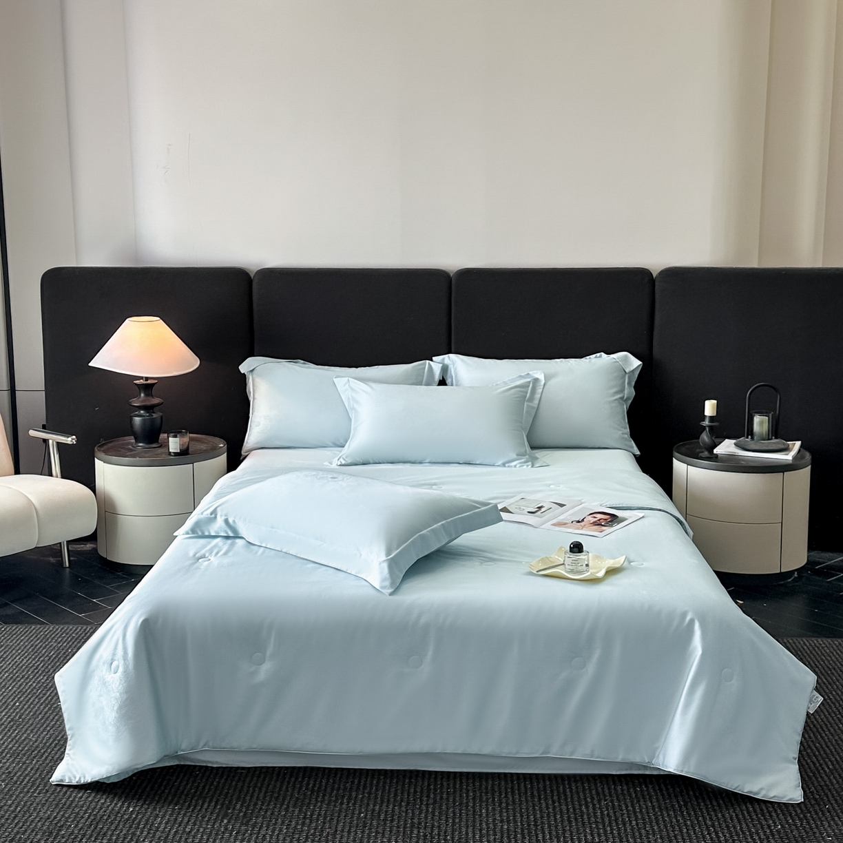 91家纺网 家纺一手货源 找家纺 新方向 2026年提花A类20%蚕丝天丝棉夏被四件套 花影-微光蓝