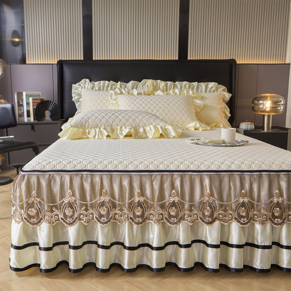 91家纺网 家纺一手货源 找家纺 好儿喜家纺 2026新款夏季夏被四件套乳胶床裙款-雅颂系列 雅颂-奶白