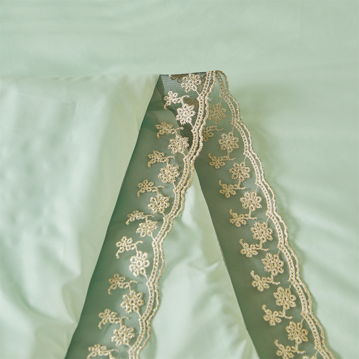 91家纺网 家纺一手货源 找家纺 好儿喜家纺 2026新款夏季夏被四件套乳胶床裙款-雅颂系列 雅颂-果绿