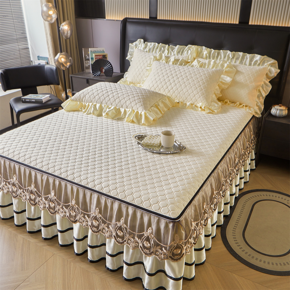 91家纺网 家纺一手货源 找家纺 好儿喜家纺 2026新款夏季夏被四件套乳胶床裙款-雅颂系列 雅颂-奶白