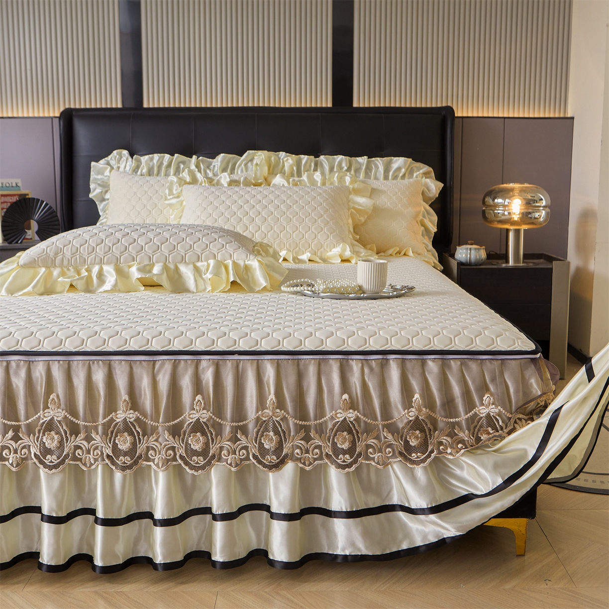 91家纺网 家纺一手货源 找家纺 好儿喜家纺 2026新款夏季高端乳胶凉席三件套可脱卸花边凉席-雅颂系列 雅颂-奶白